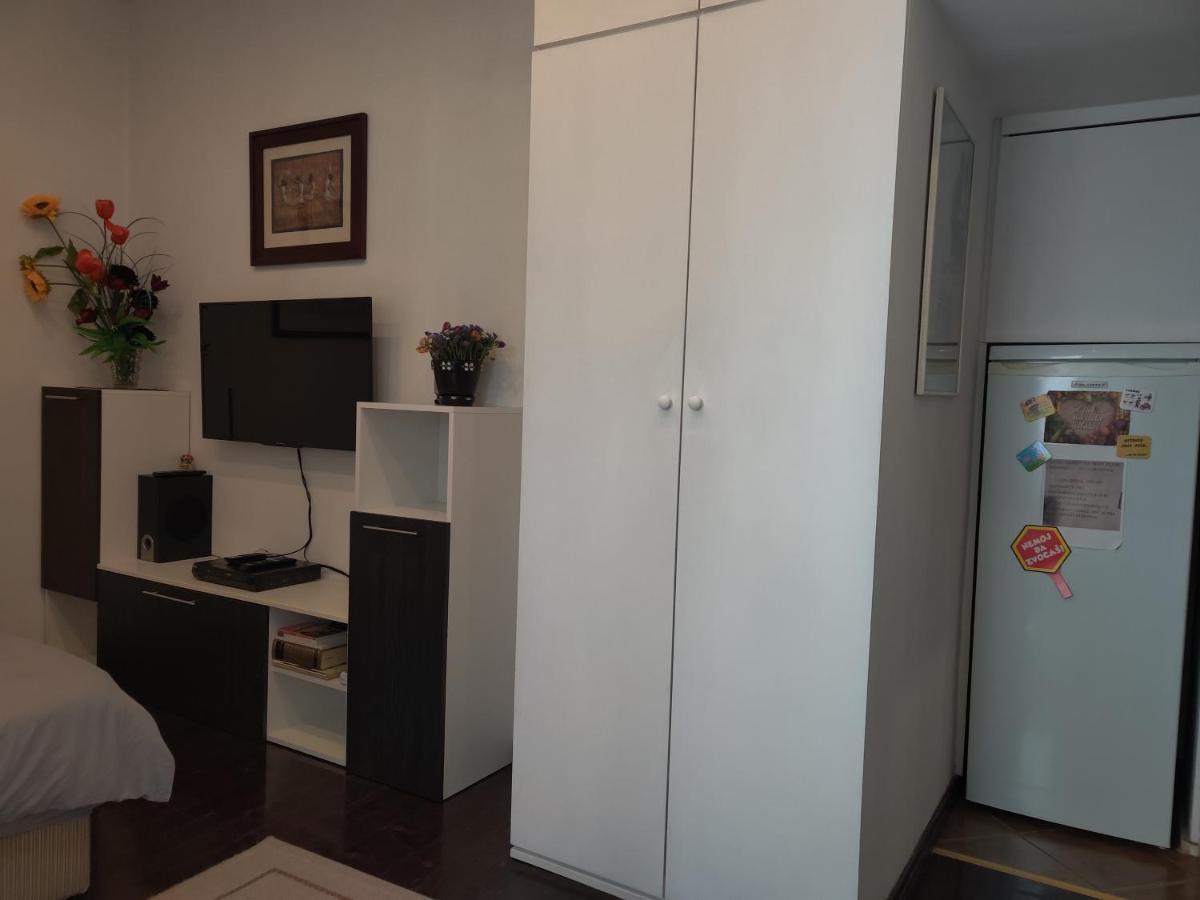 Slavija Square Apartment Cvetni Trg Belgrado Exterior foto